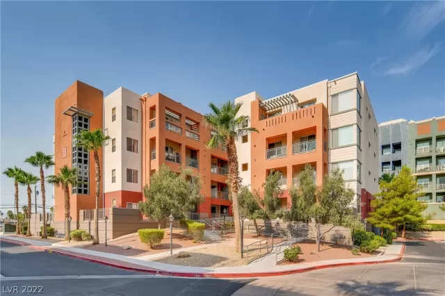 MLS: 2453032 Condo For Sale