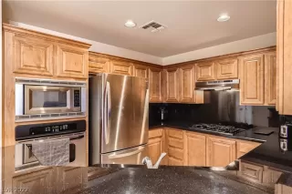 Photo #6: 2453032 Listing 