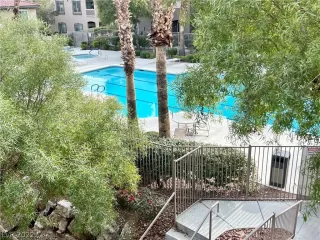 Photo #1: 2453044 Listing