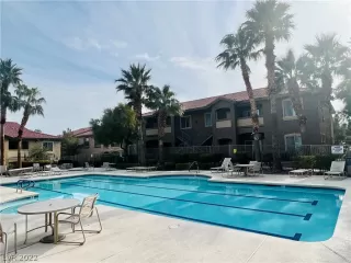 Photo #2: 2453044 Listing