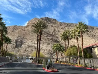 Photo #3: 2453044 Listing