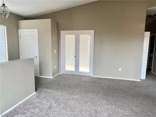 Photo #6: 2453044 Listing