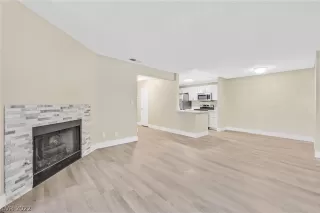 Photo #5: 2453056 Listing 