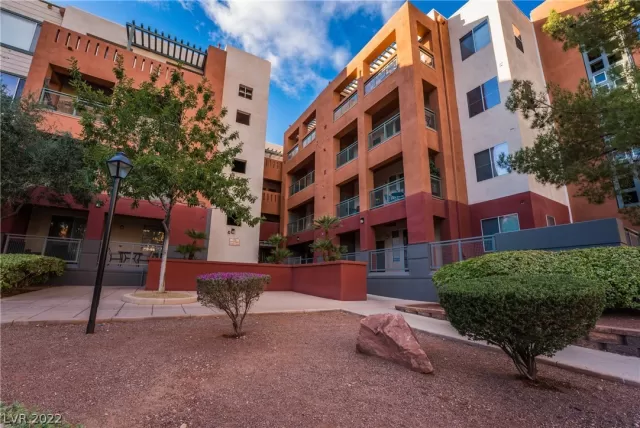 MLS: 2453090 Condo For Sale