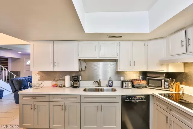 MLS: 2453126 Condo For Sale