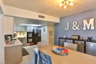 Photo #4: 2453126 Listing