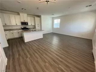 Photo #4: 2453187 Listing 