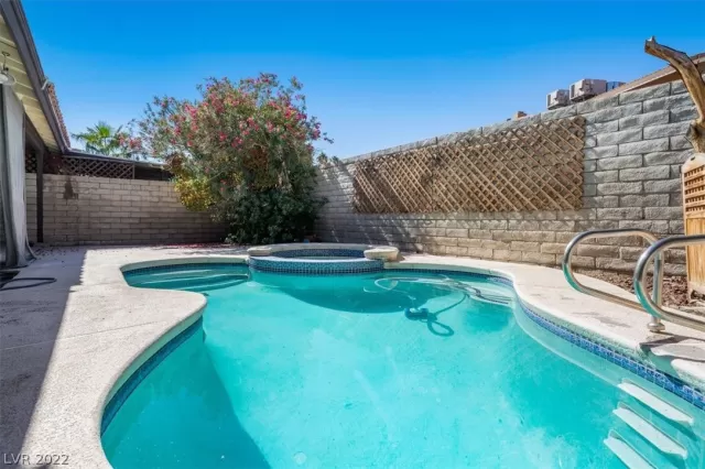 MLS: 2453188 Condo For Sale