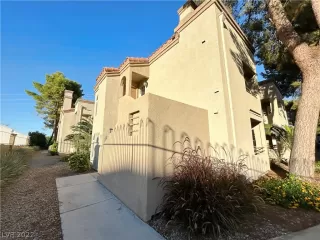 Photo #2: 2453222 Listing