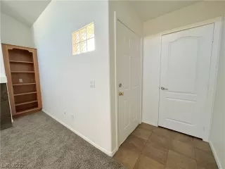 Photo #3: 2453222 Listing