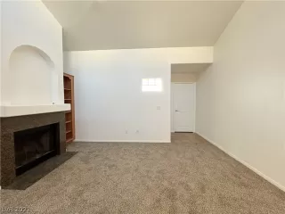 Photo #4: 2453222 Listing