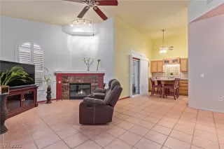 Photo #5: 2453224 Listing 