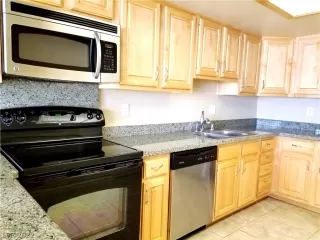 Photo #5: 2453230 Listing 