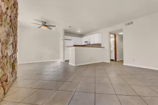 Photo #5: 2453248 Listing