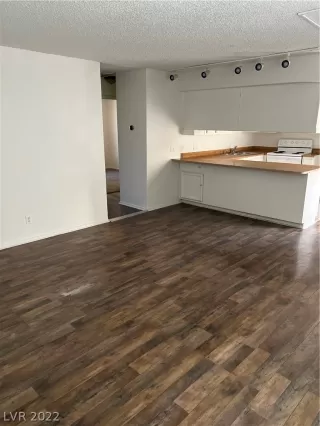 Photo #1: 2453265 Listing 