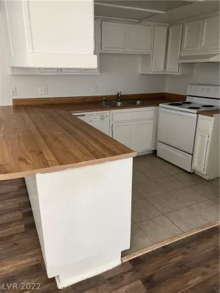 Photo #2: 2453265 Listing 