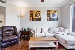 Photo #2: 2453358 Listing 