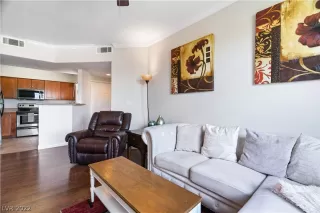 Photo #3: 2453358 Listing 