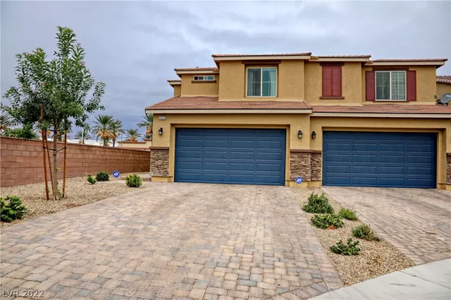 MLS: 2453360 Condo For Sale