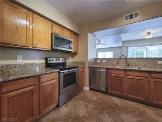 Photo #4: 2453369 Listing