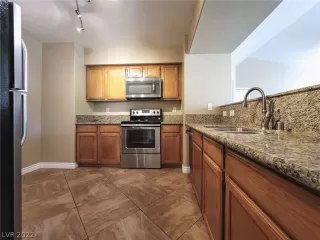 Photo #5: 2453369 Listing