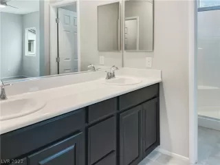 Photo #3: 2453375 Listing