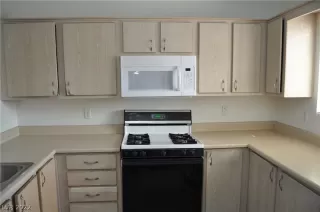 Photo #5: 2453410 Listing 