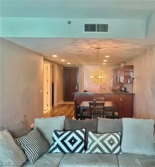 Photo #5: 2453448 Listing 