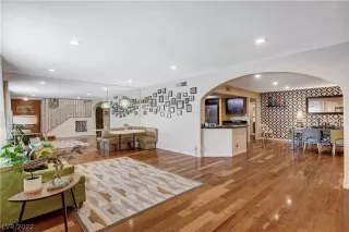 Photo #3: 2453478 Listing