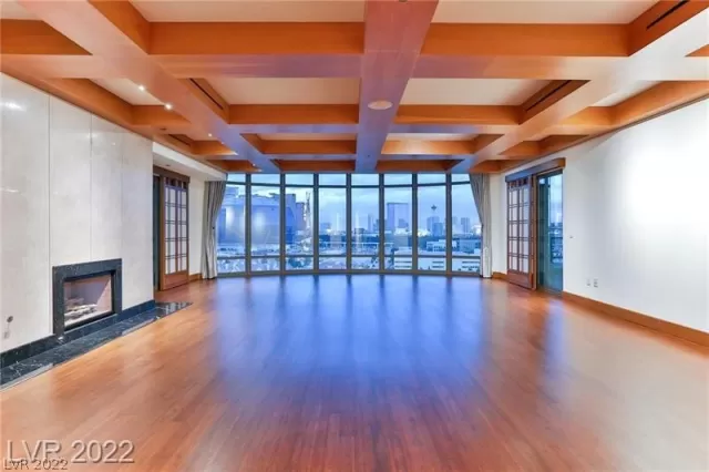 MLS: 2453481 Condo For Sale