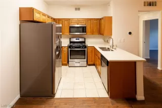 Photo #5: 2453531 Listing