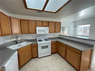 Photo #4: 2453580 Listing 