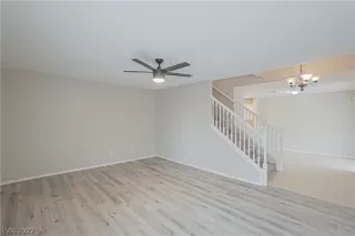 Photo #4: 2453593 Listing