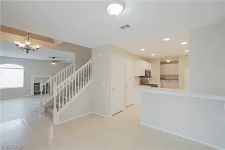 Photo #6: 2453593 Listing