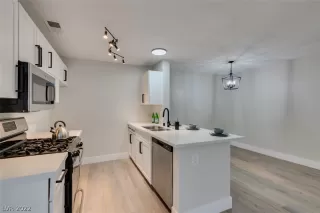 Photo #2: 2453637 Listing 