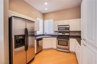 Photo #3: 2453640 Listing 
