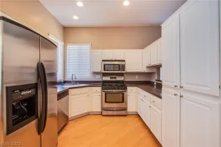 Photo #4: 2453640 Listing 