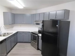 Photo #3: 2453650 Listing 