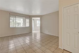 Photo #5: 2453667 Listing 