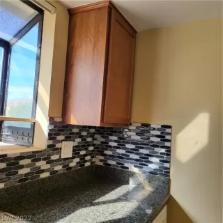 Photo #4: 2453701 Listing