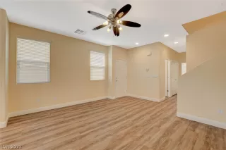 Photo #4: 2453725 Listing 