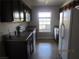 Photo #4: 2453729 Listing 