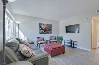 Photo #3: 2453731 Listing 