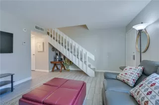 Photo #5: 2453731 Listing 