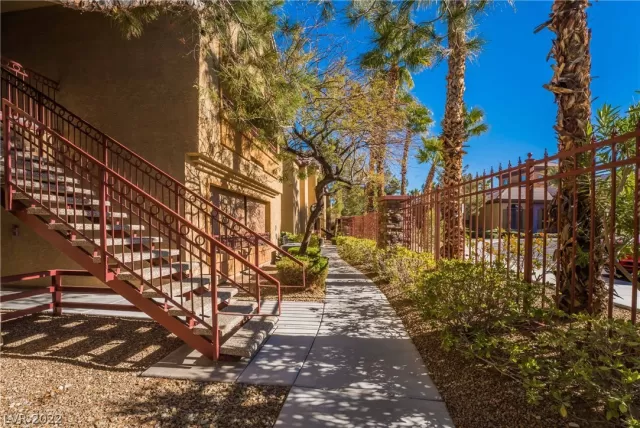 MLS: 2453749 Condo For Sale