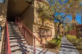 Photo #1: 2453749 Listing