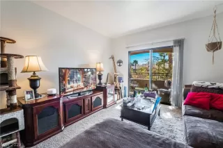 Photo #3: 2453749 Listing