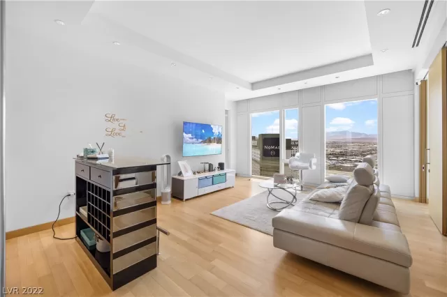 MLS: 2453778 Condo For Sale