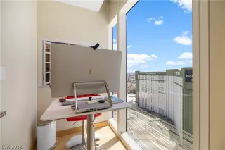 Photo #4: 2453778 Listing 