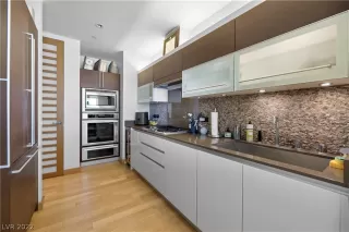 Photo #5: 2453778 Listing 